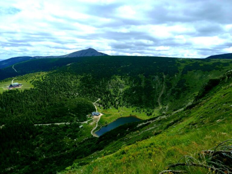 Śnieżka – w środku sezonu turystycznego